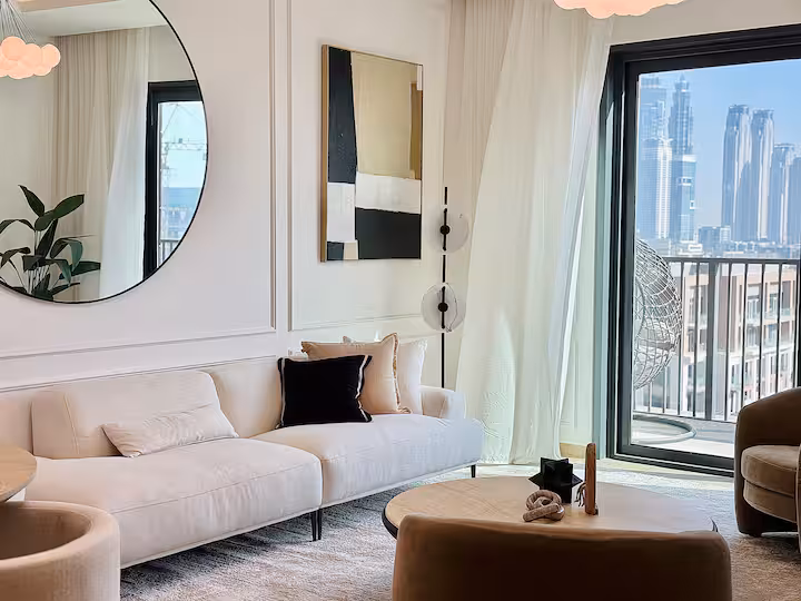 Luxury City Walk Apartment